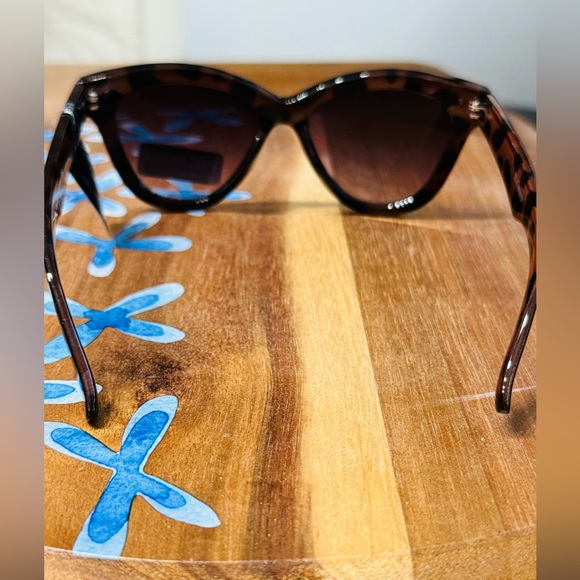 NWT Women’s Steve Madden Sunglasses Black and Brown Cat Eye - Picture 4 of 7